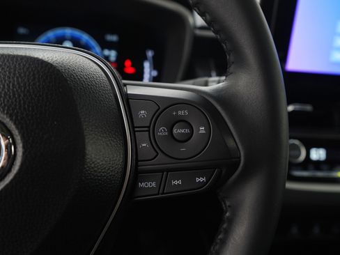 Used 2025 Toyota Corolla Cross XLE w/ Convenience Package AWD/4WD image 27