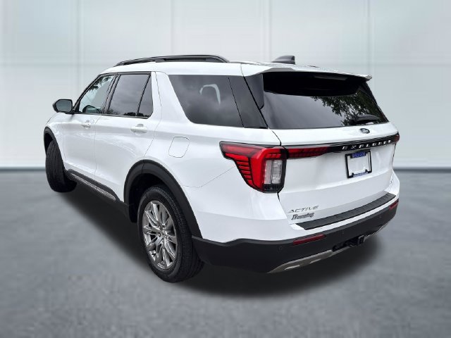 Used 2025 Ford Explorer Active w/ Active Comfort Package AWD/4WD image 2