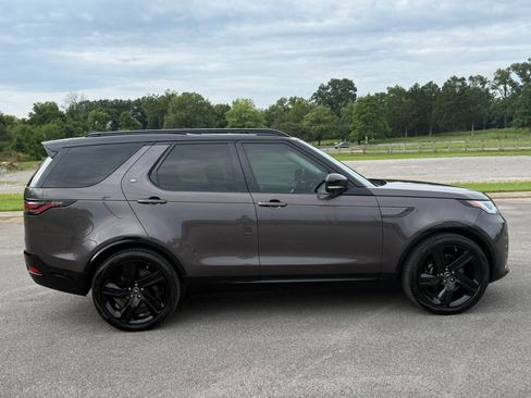 Used 2025 Land Rover Discovery Metropolitan Edition AWD/4WD image 7