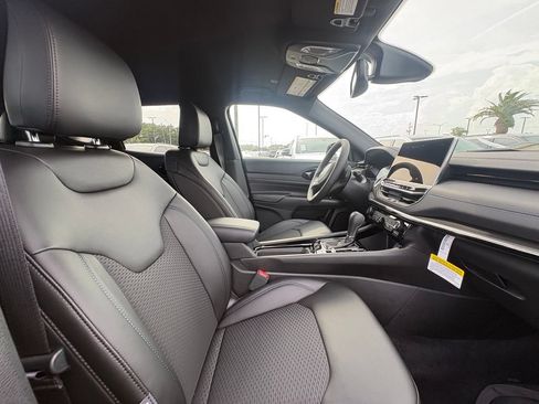 New 2026 Jeep Compass Latitude AWD/4WD image 29