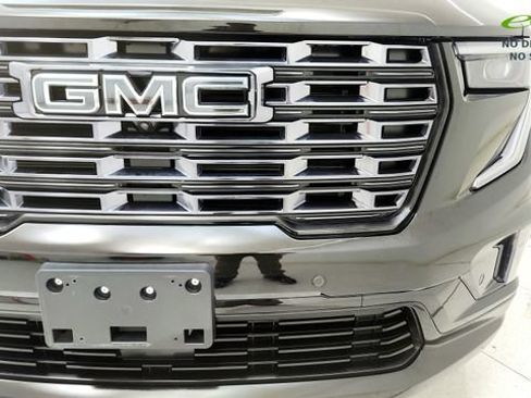 Used 2026 GMC Acadia Denali Ultimate FWD image 25