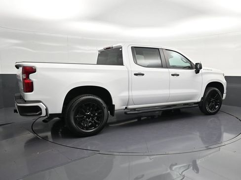 Used 2023 Chevrolet Silverado 1500 Custom RWD image 3
