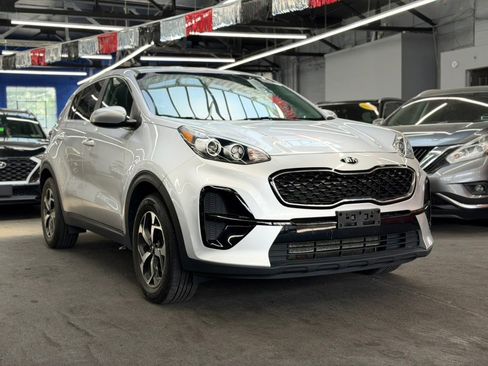 Used 2020 Kia Sportage LX FWD image 3