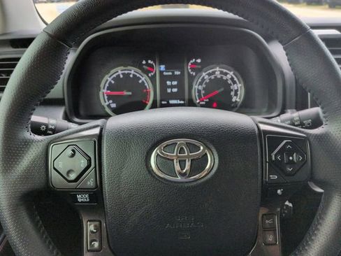 Used 2022 Toyota 4Runner TRD Off-Road Premium image 29
