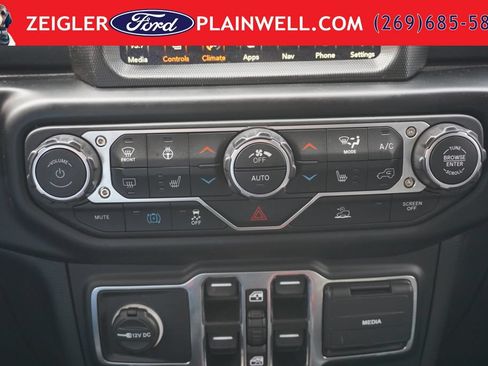 Used 2023 Jeep Wrangler Unlimited Sahara w/ Cold Weather Group AWD/4WD image 21
