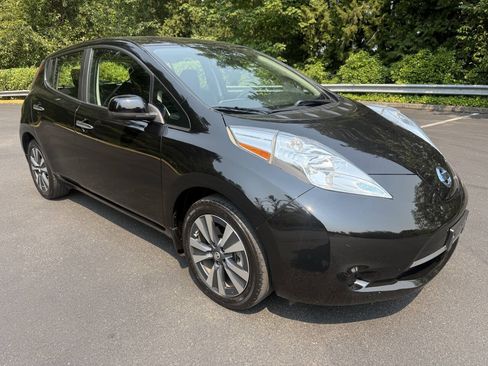 Used 2016 Nissan Leaf SV FWD image 4