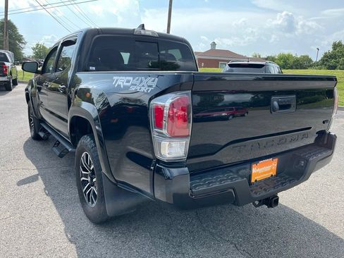 Used 2021 Toyota Tacoma TRD Sport AWD/4WD image 9