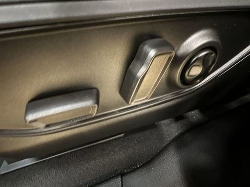 Used 2025 Jeep Grand Cherokee Altitude image 15