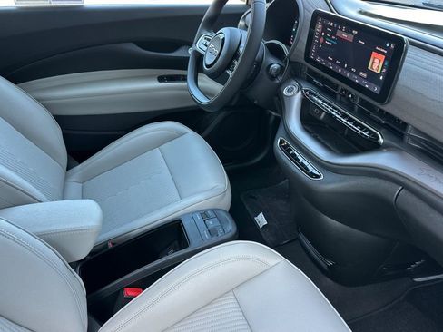 New 2025 FIAT 500 e image 13