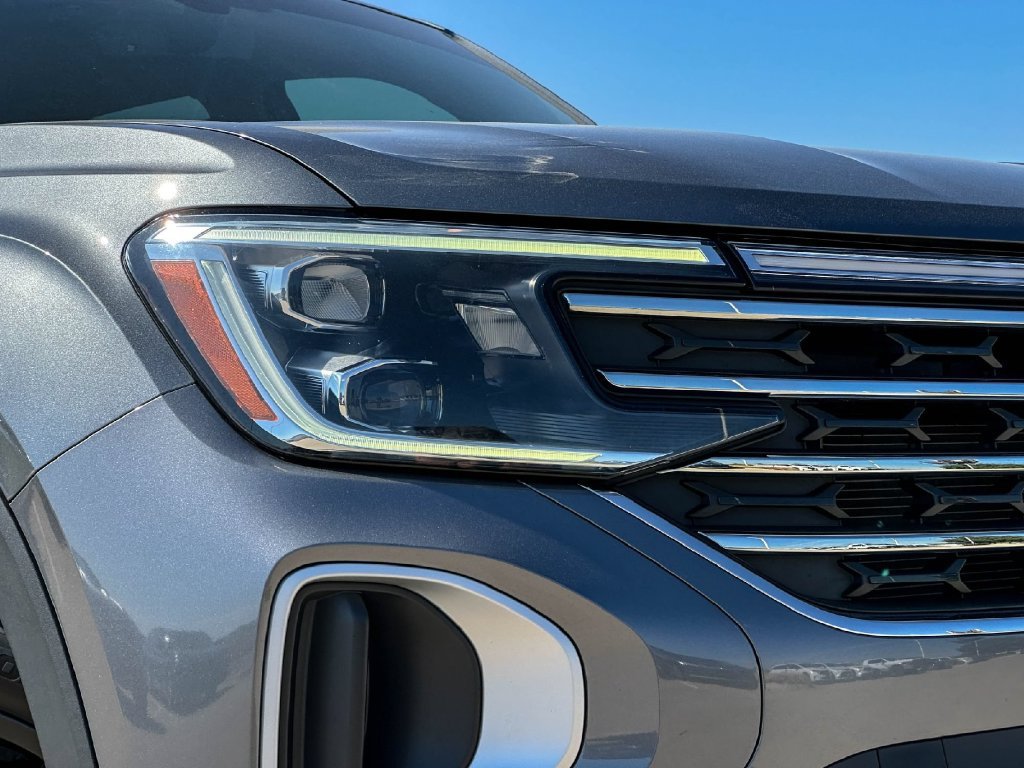 Used 2024 Volkswagen Atlas SE w/ Panoramic Sunroof Package FWD image 10