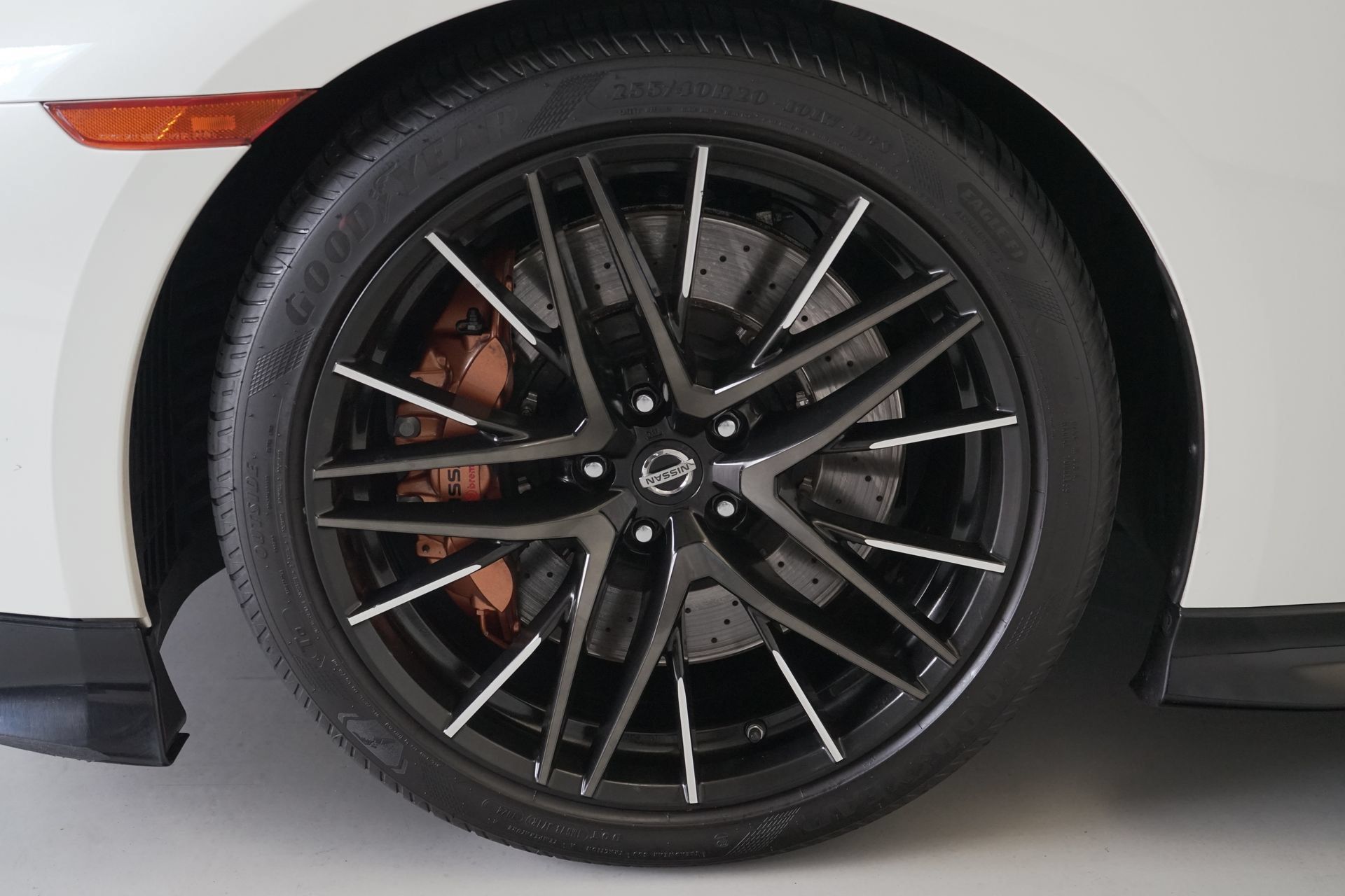 Used 2020 Nissan GT-R Premium w/ Premium Interior Package AWD/4WD image 26