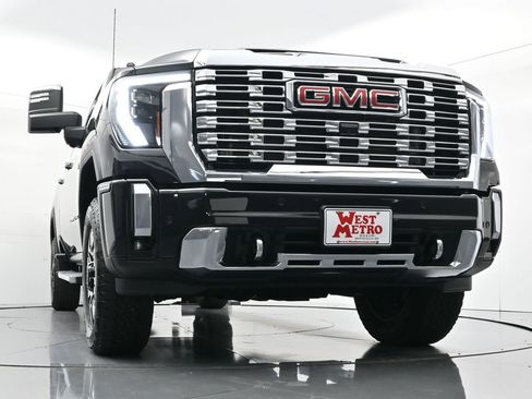 Used 2025 GMC Sierra 3500 Denali w/ Technology Package AWD/4WD image 27