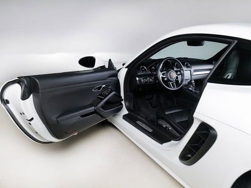 Used 2018 Porsche 718 Cayman image 20