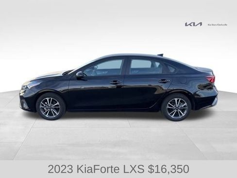 Used 2023 Kia Forte LXS w/ LXS Technology Package image 5