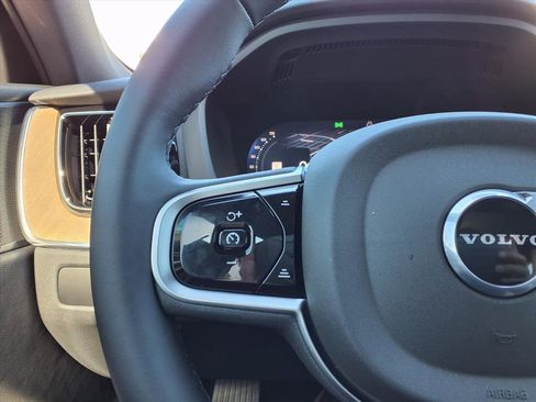 New 2026 Volvo XC60 B5 Plus w/ Protection Package Premier image 17