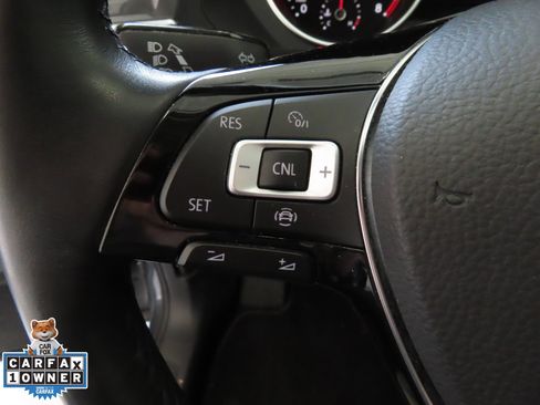 Used 2019 Volkswagen Tiguan SE image 15