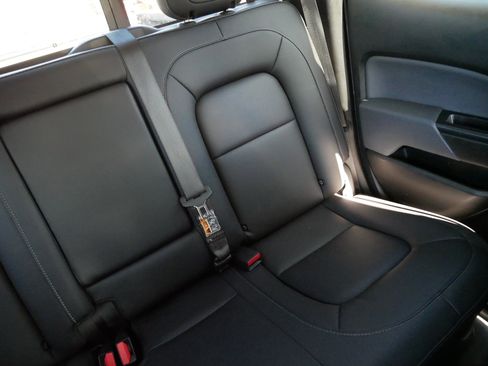 Used 2022 Chevrolet Colorado Z71 AWD/4WD image 14