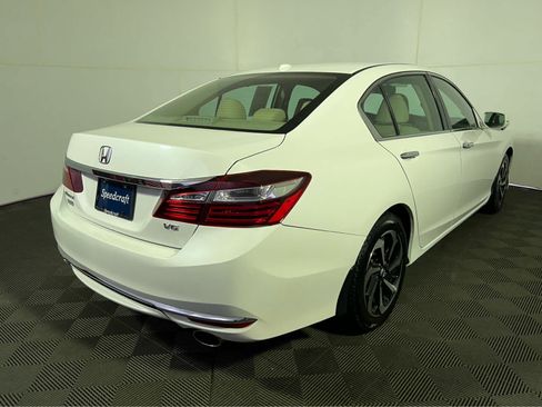 Used 2017 Honda Accord EX-L image 7