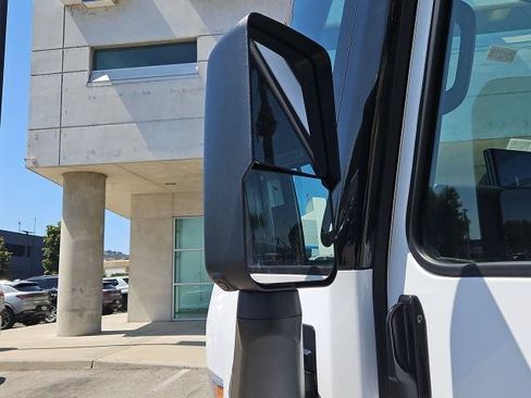 New 2025 Chevrolet Brightdrop 400 w/ Power Door Package AWD/4WD image 20