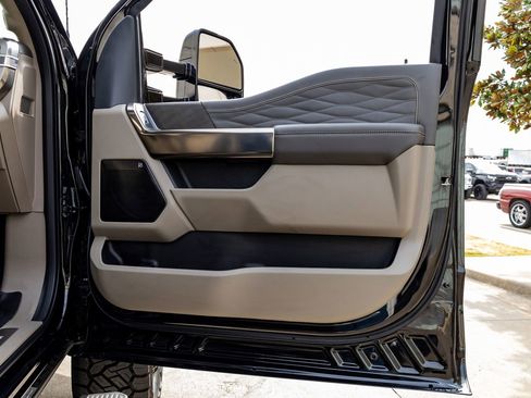 Used 2026 Ford F450 Platinum w/ Platinum Plus Package image 37