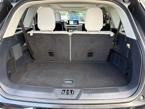 Used 2025 Lincoln Aviator AWD w/ Jet Appearance Package image 20