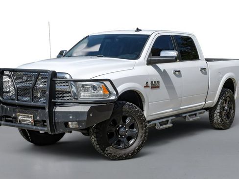 Used 2018 RAM 2500 Laramie AWD/4WD image 4