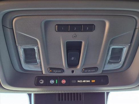 New 2026 GMC Sierra 1500 SLT image 17