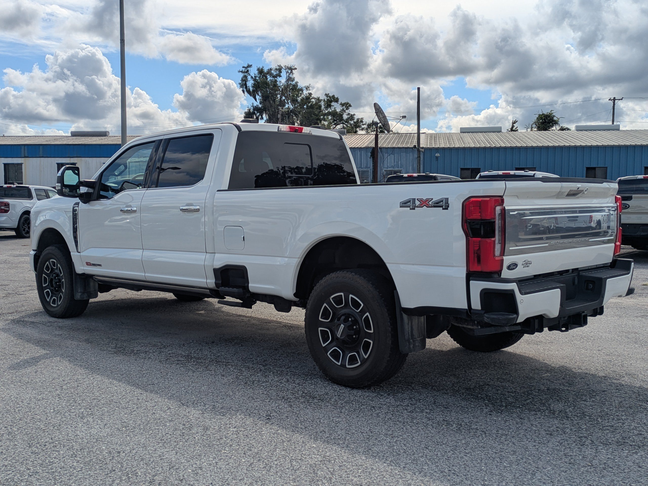 Used 2023 Ford F250 Platinum AWD/4WD image 6