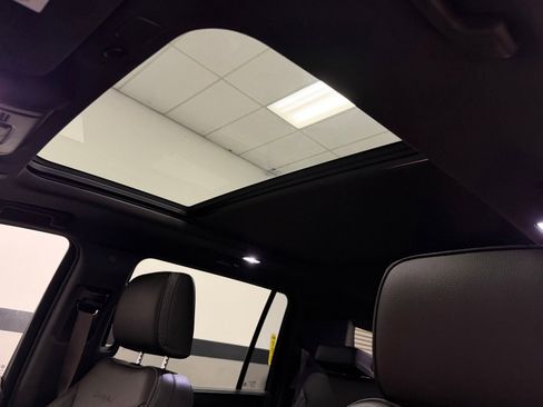 Used 2022 GMC Yukon XL Denali AWD/4WD image 26