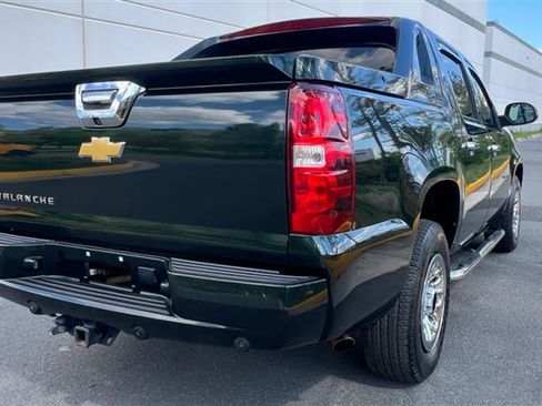 Used 2013 Chevrolet Avalanche LT RWD image 17