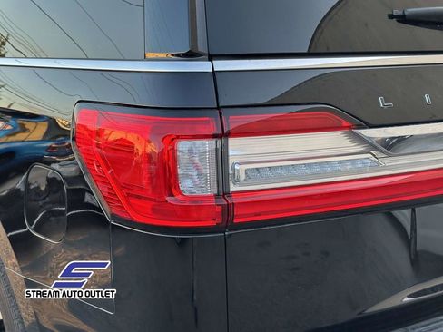 Used 2021 Lincoln Navigator Black Label w/ Cargo Convenience Package image 11