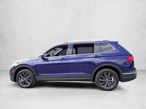 Used 2022 Volkswagen Tiguan SE AWD/4WD image 2