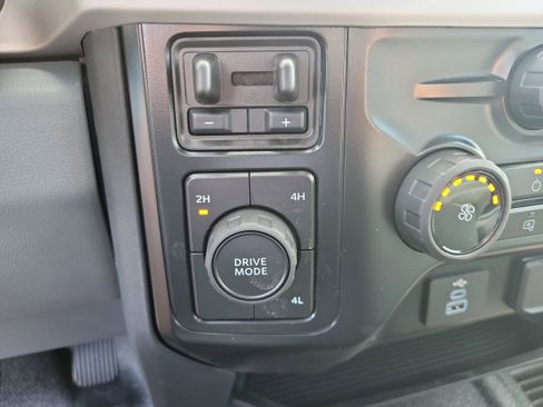 New 2025 Ford F250 XLT w/ F-250 >10K GVWR Package image 28