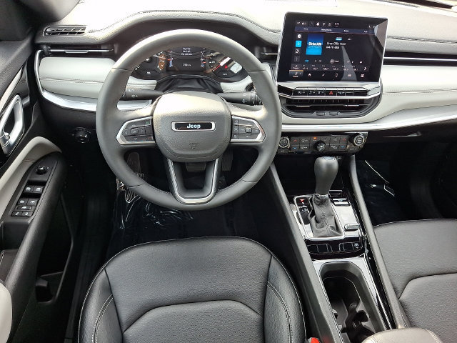Used 2025 Jeep Compass Limited AWD/4WD image 11