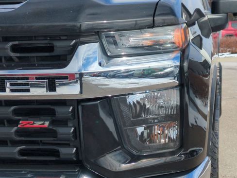 Used 2022 Chevrolet Silverado 2500 LT w/ Convenience Package image 11