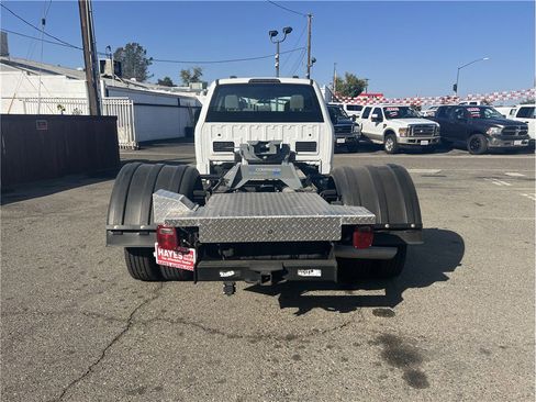Used 2022 Ford F550 2WD Crew Cab Super Duty w/ Power Equipment Group image 6