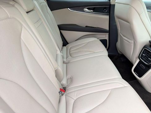 Used 2020 Lincoln Nautilus Reserve AWD/4WD image 30