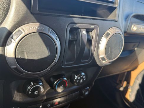 Used 2015 Jeep Wrangler Sport w/ Quick Order Package 24S image 21