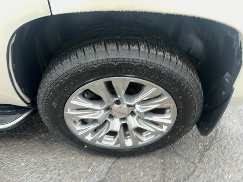 Used 2013 GMC Yukon Denali image 6