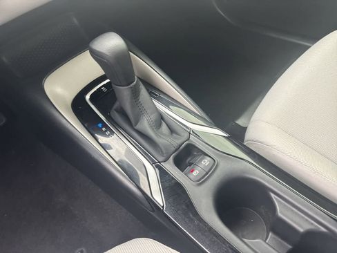 Used 2020 Toyota Corolla LE image 28