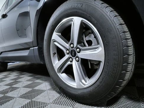 Certified 2024 Ford Edge SEL w/ Convenience Package AWD/4WD image 2