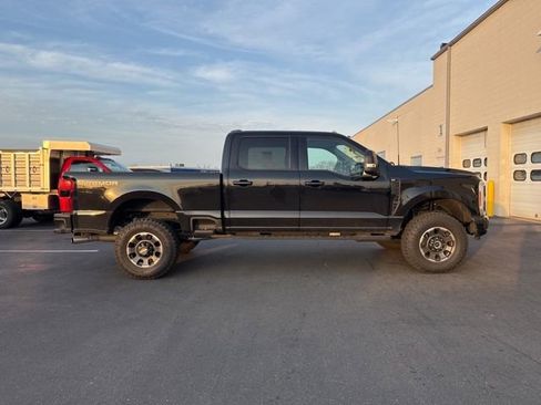 Used 2024 Ford F250 XLT w/ Tremor Off-Road Package image 4