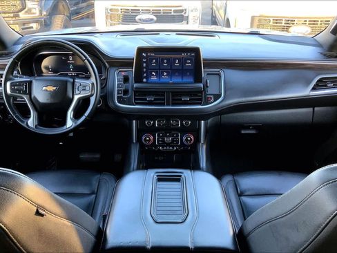 Used 2024 Chevrolet Suburban LT image 16