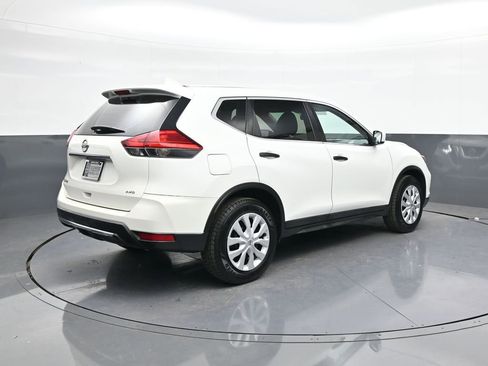 Used 2017 Nissan Rogue S image 7
