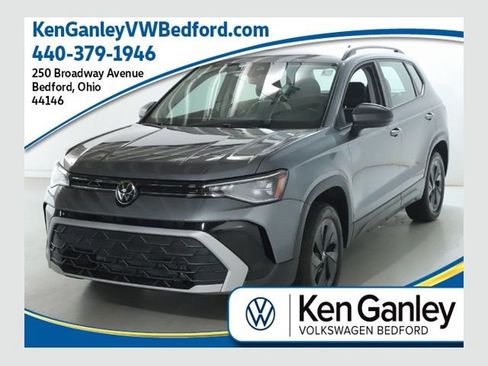 Used 2025 Volkswagen Taos S FWD image 1
