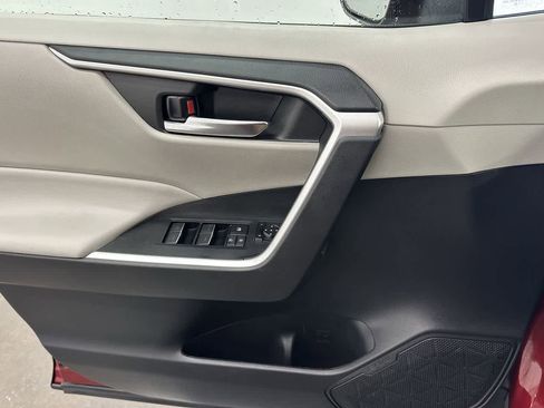 Used 2022 Toyota RAV4 XLE image 14