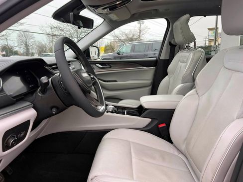 Certified 2023 Jeep Grand Cherokee L Overland w/ Luxury Tech Group IV AWD/4WD image 16