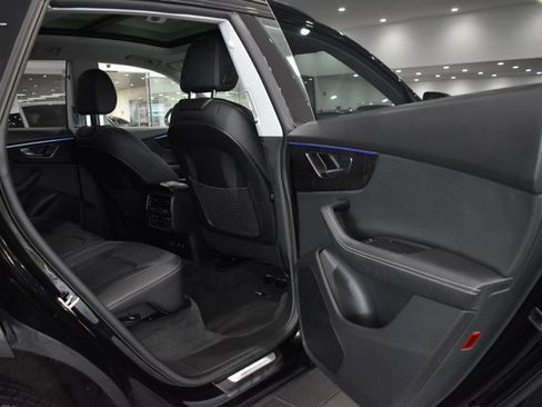 Used 2023 Audi Q8 Premium Plus w/ Premium Plus Package image 32