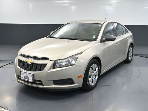 Used 2013 Chevrolet Cruze LS FWD image 10