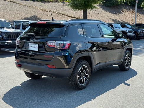 Used 2024 Jeep Compass Trailhawk AWD/4WD image 5
